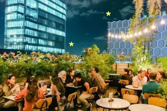 Cafe_Rooftop_di_Jakarta