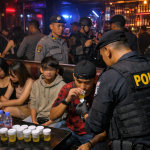 Aparat kepolisian melakukan operasi penertiban terhadap sejumlah tempat hiburan malam (THM) yang masih beroperasi selama bulan Ramadan di wilayah Kota Bogor, Jawa Barat. Kegiatan tersebut dilakukan sebagai bagian dari upaya menjaga ketertiban masyarakat serta memastikan situasi tetap kondusif selama bulan suci.