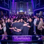 kaos polos lebih keren